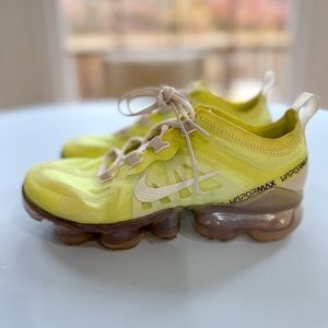 NEW Nike VaporMax women’s size 5